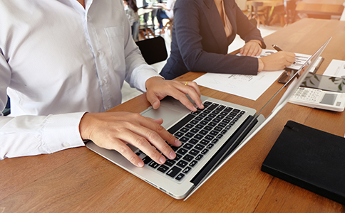 如何申請二類醫(yī)療器械經(jīng)營許可證？